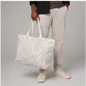 Vuori Cream White Patterned Tote Bag